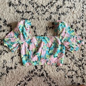 Floral crop top with accent sleeves